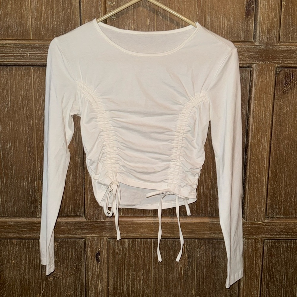 Small White Long Sleeve Crop Top